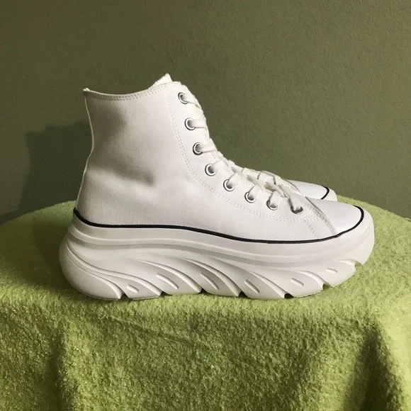 New Skechers Women’s Street Platform Sneaker’s Size 10 - Picture 2 of 13